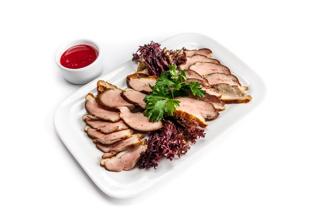  Нарезка из копченой утиной грудки