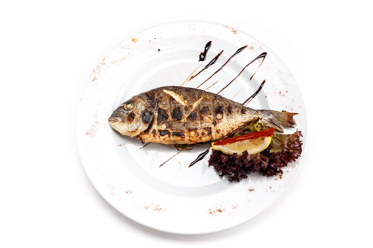 Дорада на решетке